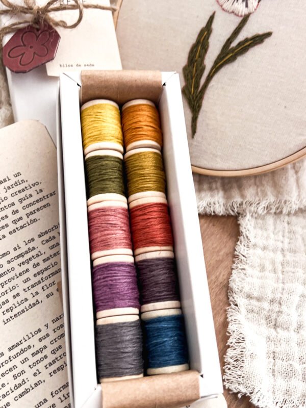 Hilos de seda natural para bordar